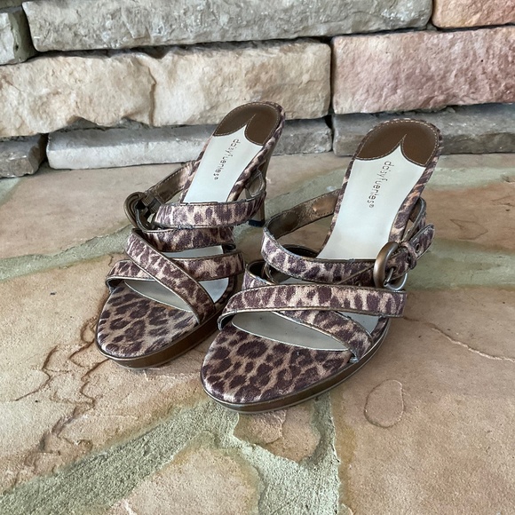 Daisy Fuentes leopard print heels,8. - Picture 1 of 11